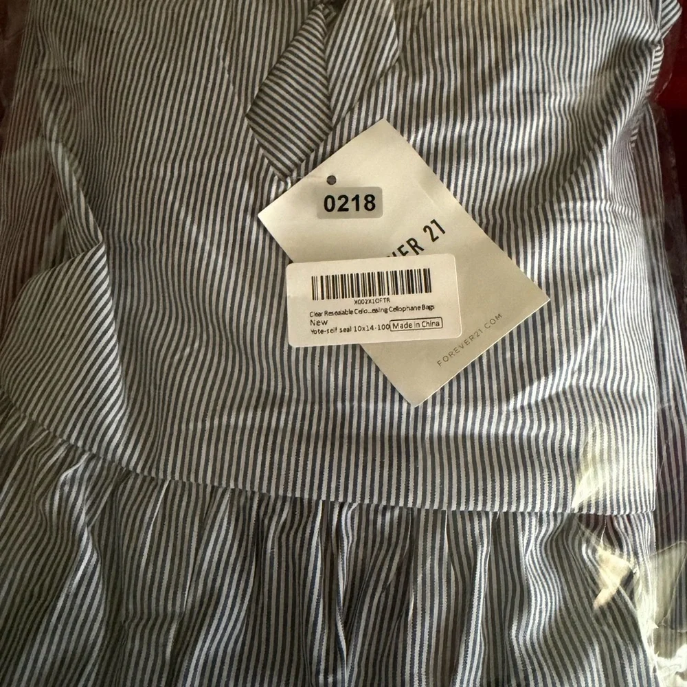 Forever 21 Blue White Striped Seersucker Tiered Open Back Maxi Dress Sz Large - Picture 9 of 10